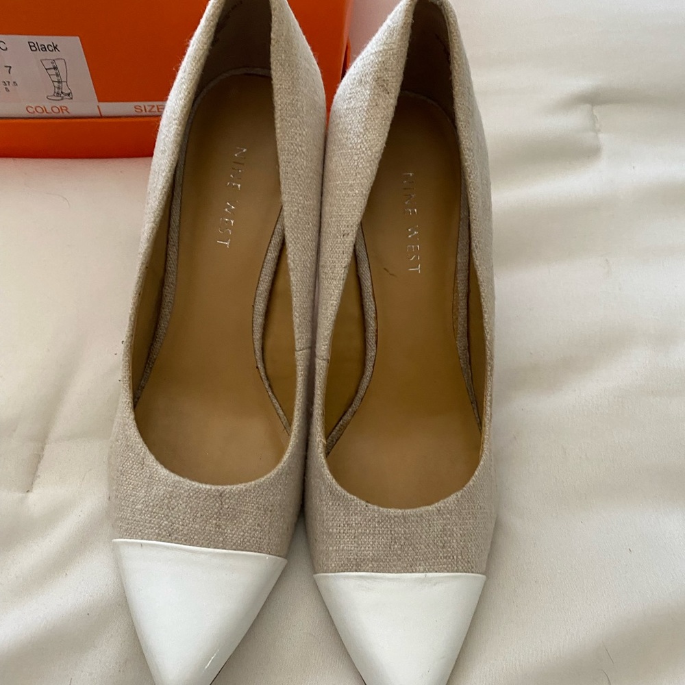 Nine West pumps size 7 like new